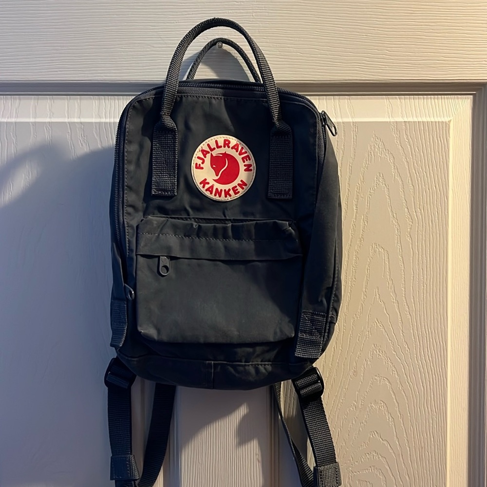 Fjallraven Kånken mini backpack